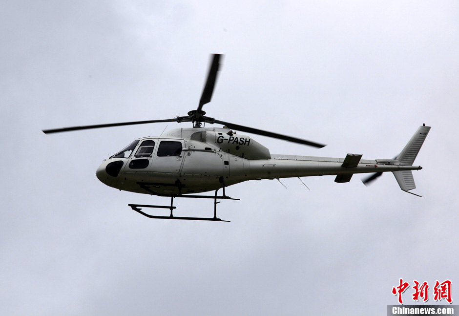 ����С����ֱ���C(j��)�M(j��n)(j��n)���w�б���